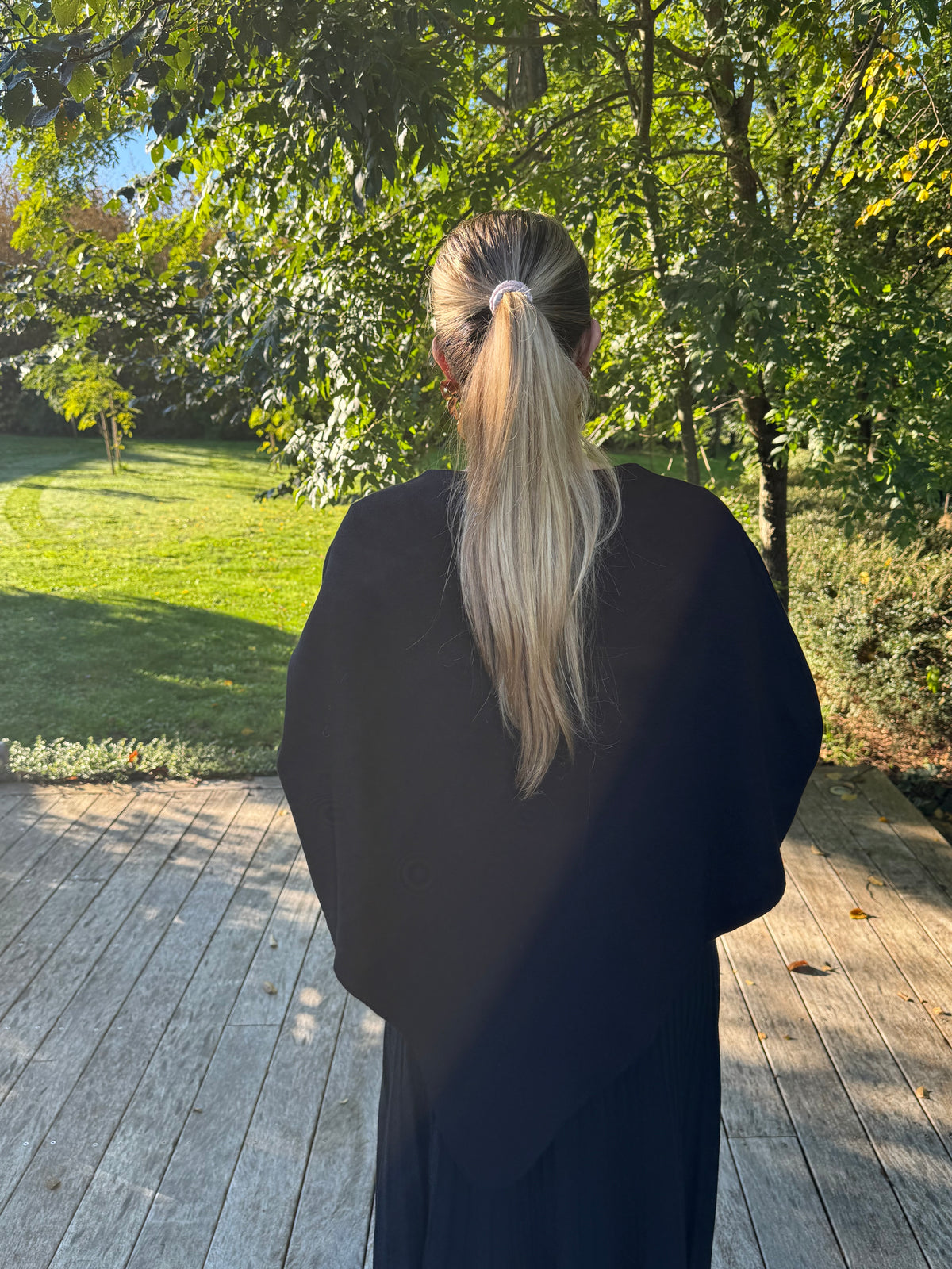 Cape poncho noire