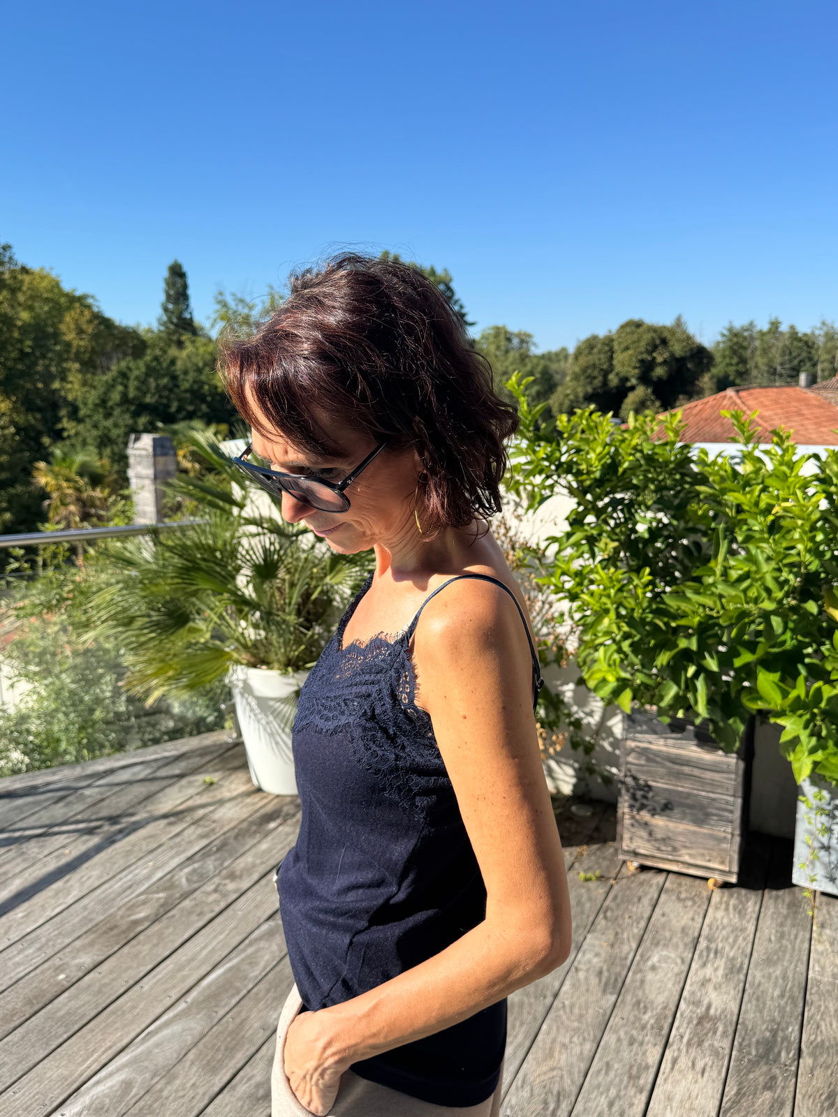 Top dentelle bleu marine