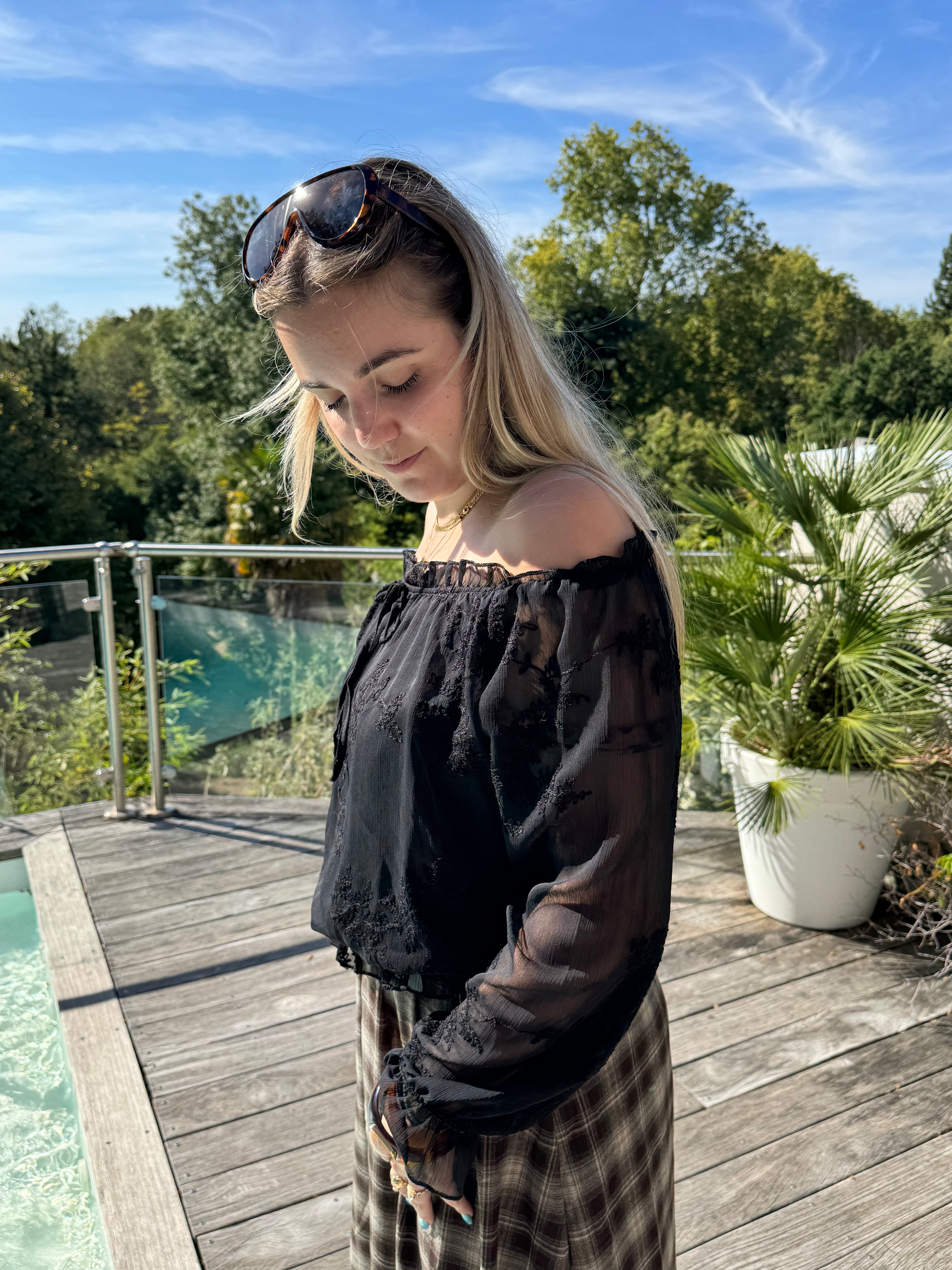 Top Daniella Noir