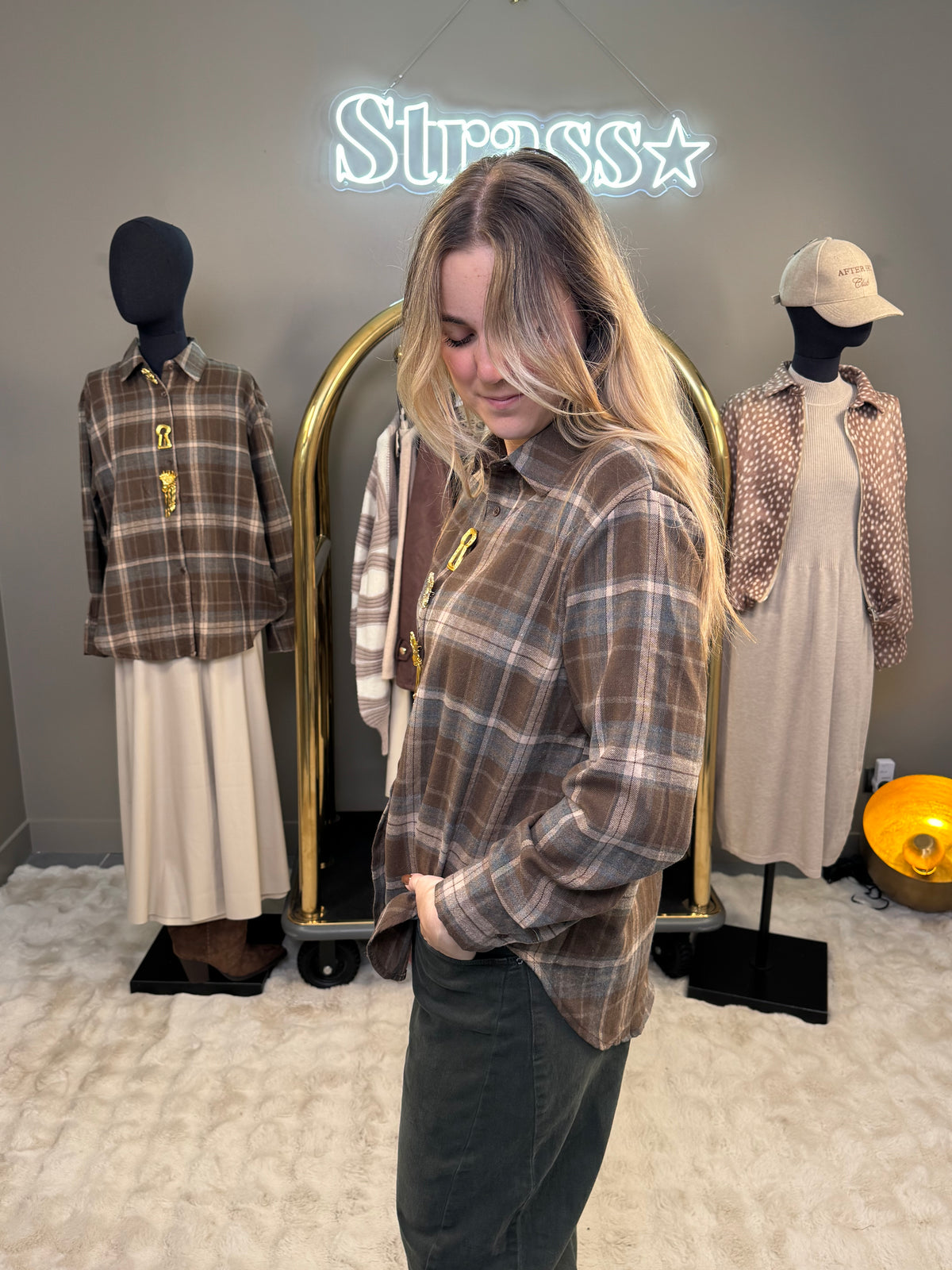Chemise écossaise broche