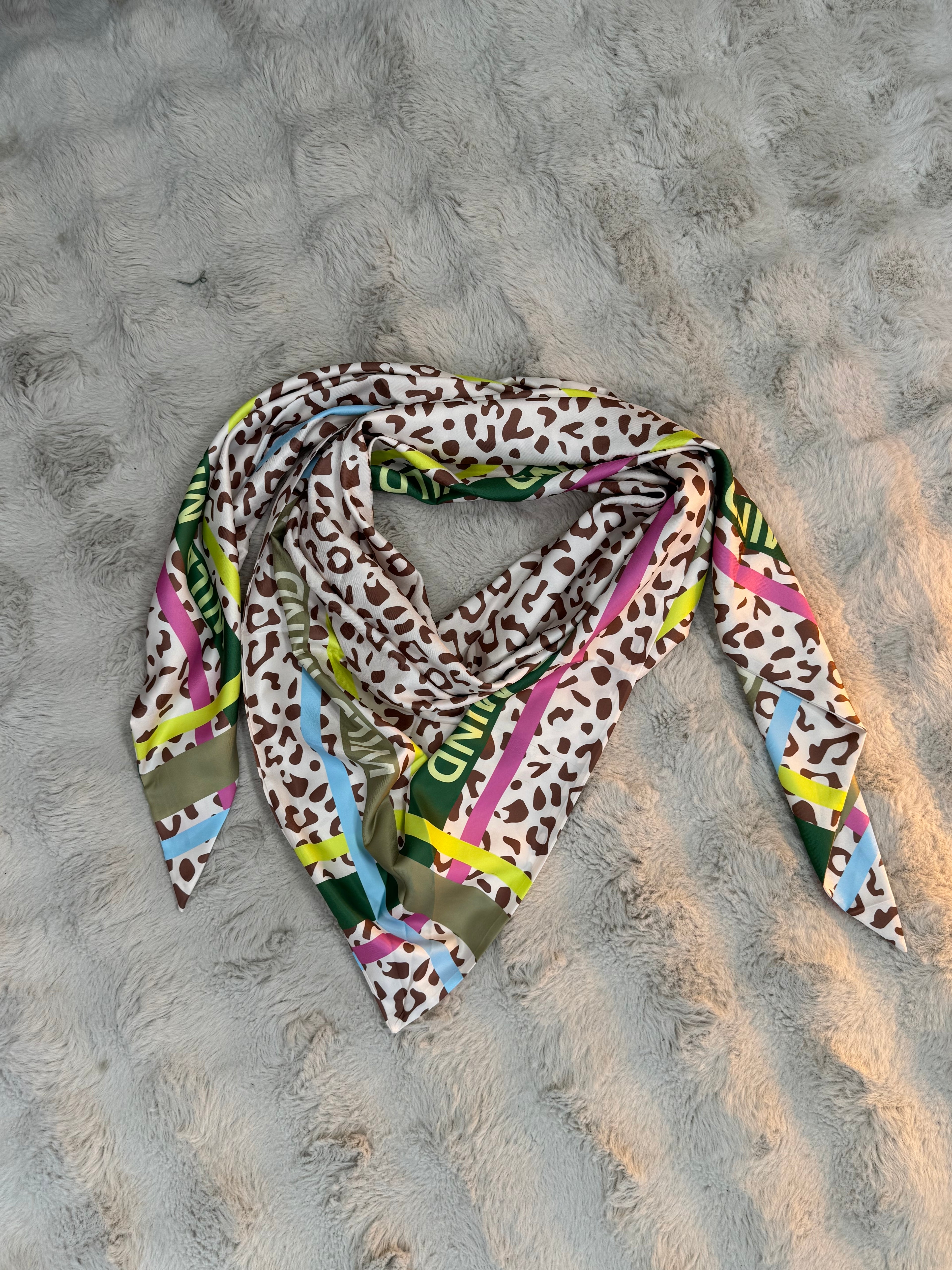 Foulard Wild Mind Kaki et Fuschia