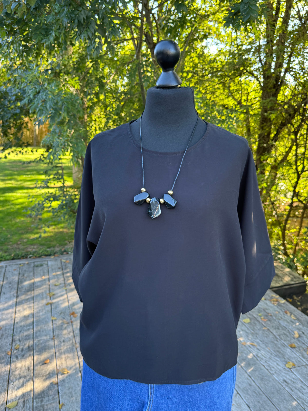 Blouse Charlotte et Sautoir Noire