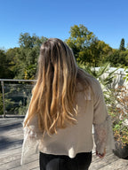 Pull manche dentelle beige
