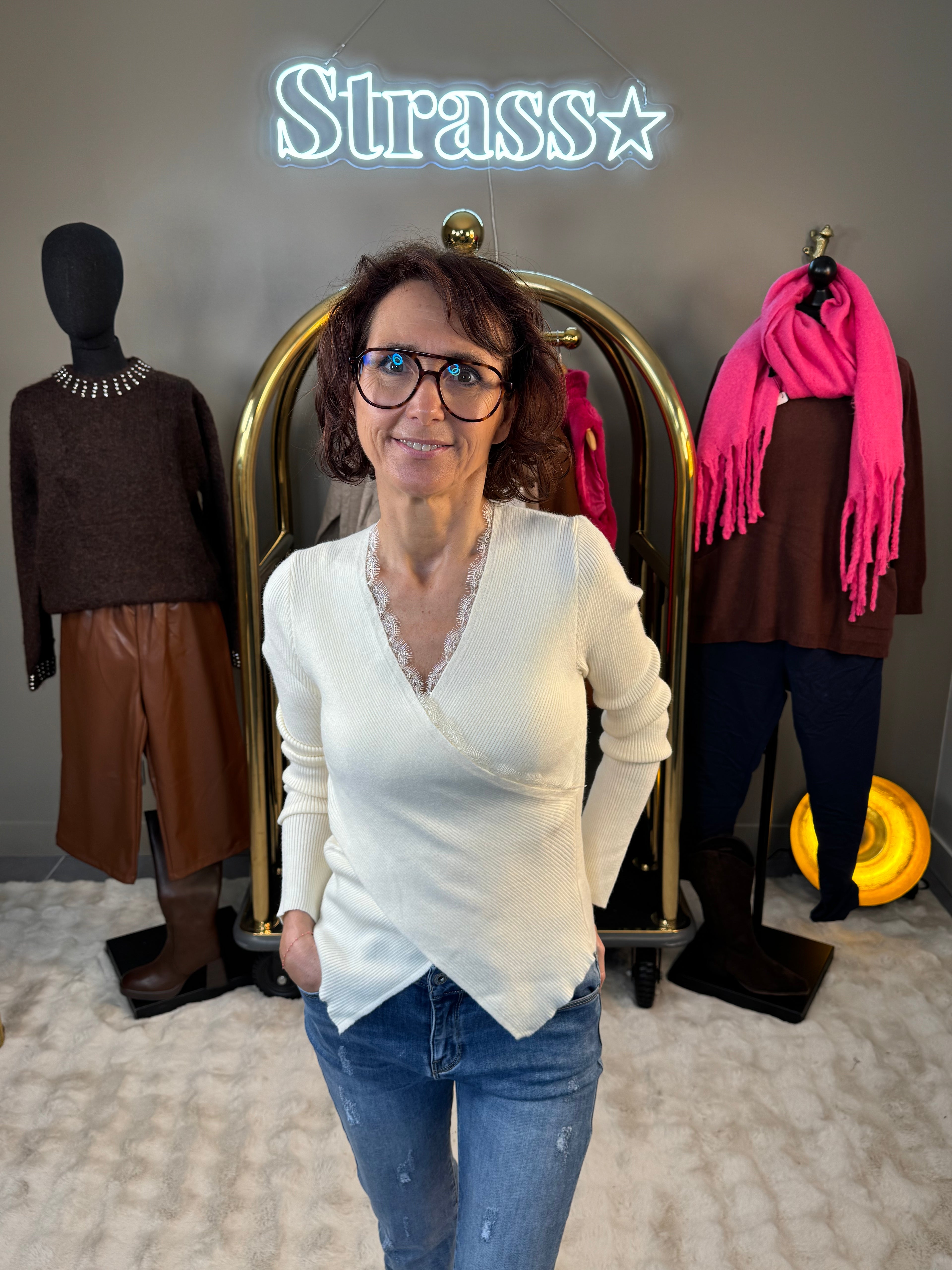 Pull Cache Coeur Chaussette Écru