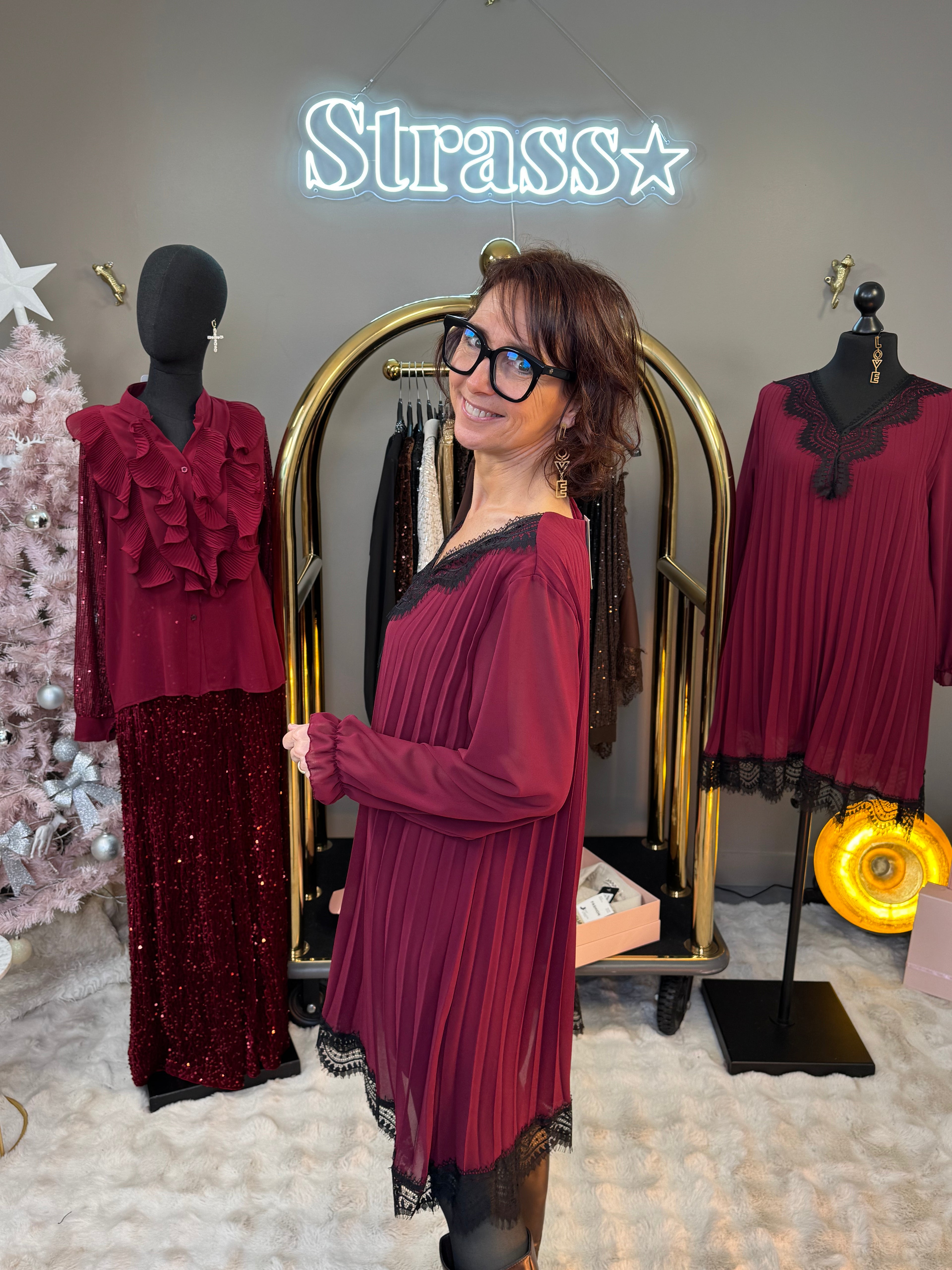 Robe Plissée Dentelle Bordeaux