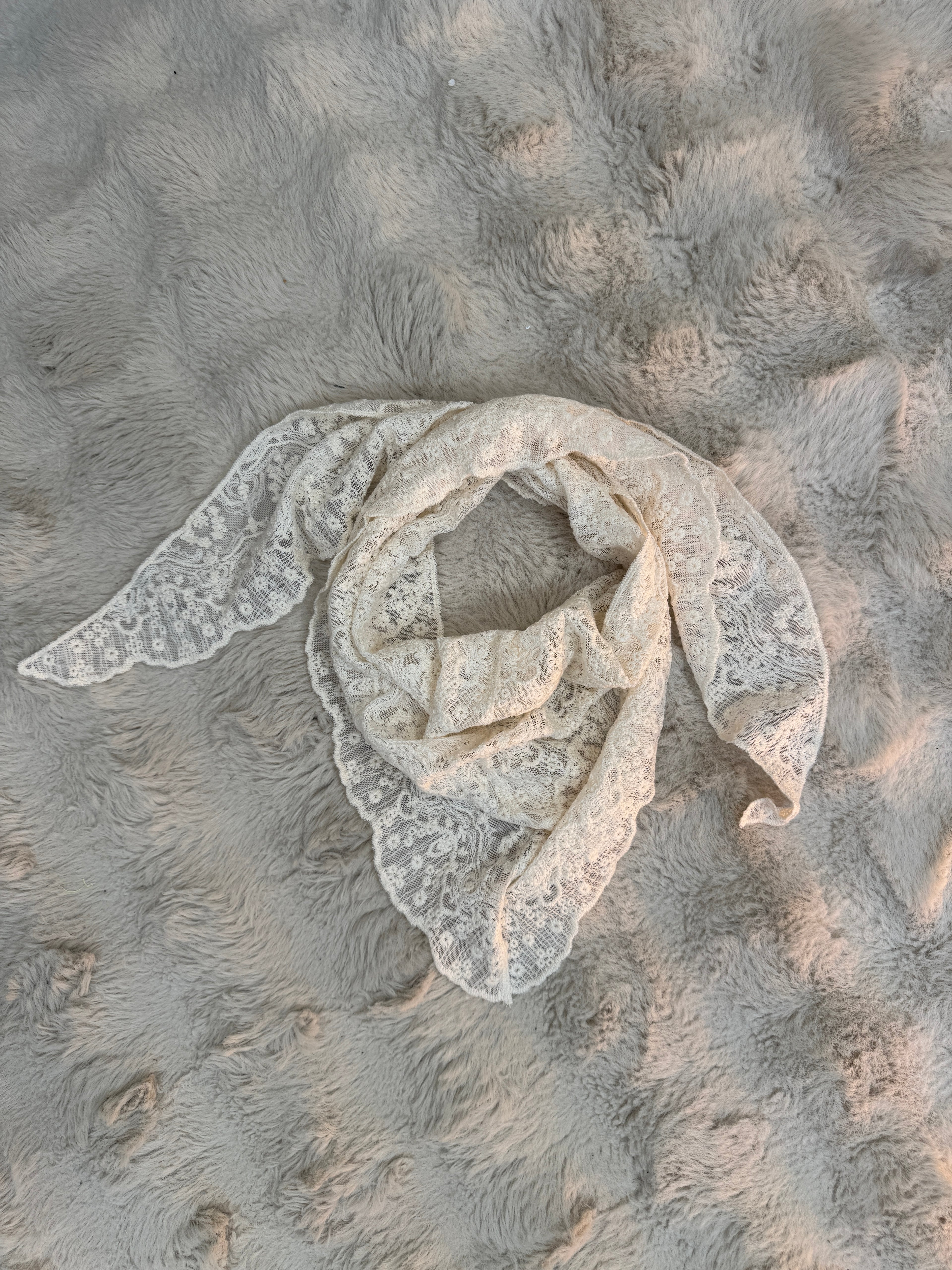 Foulard Triangle Dentelle