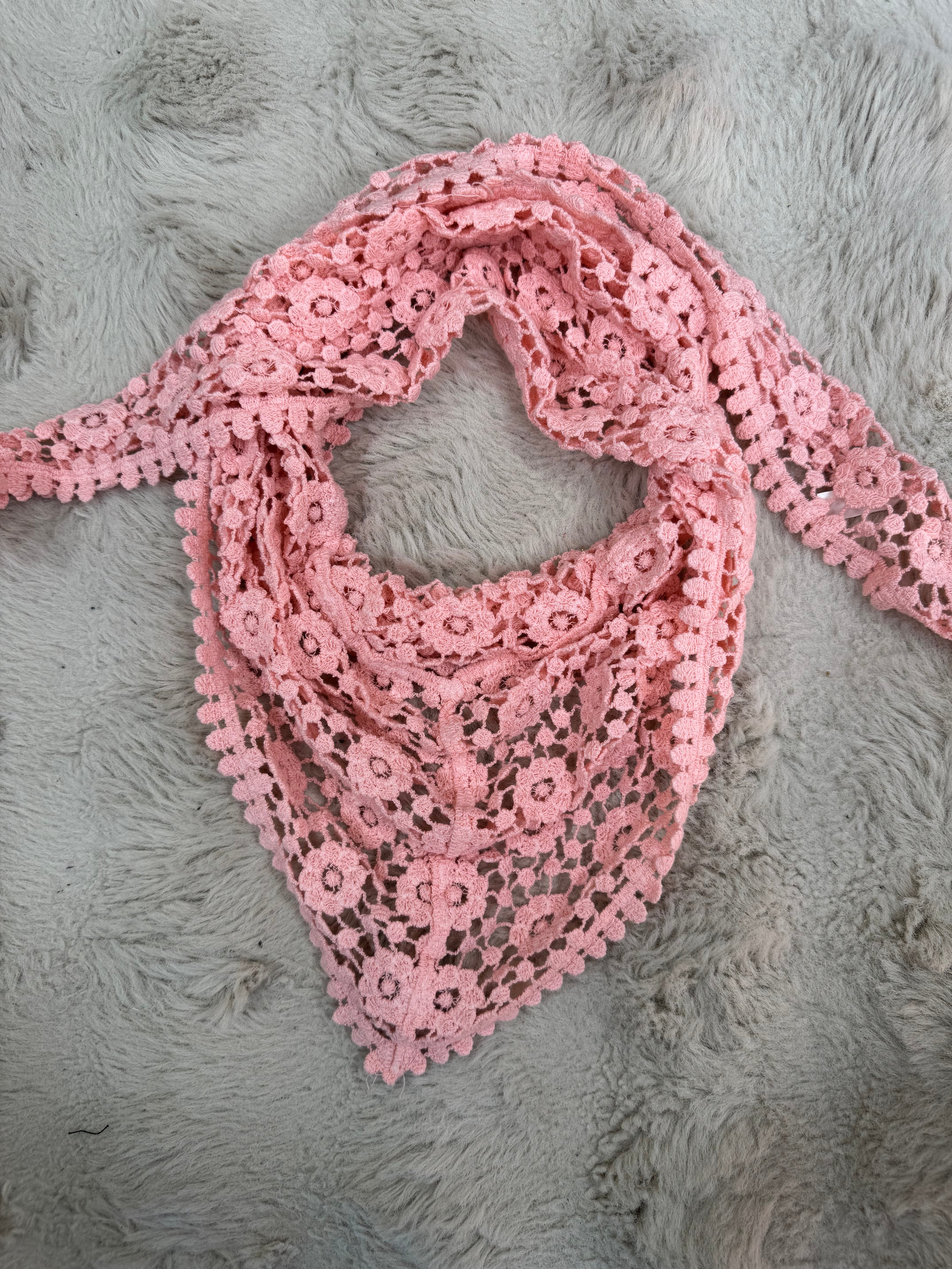 Foulard triangle dentelle 2 Rose