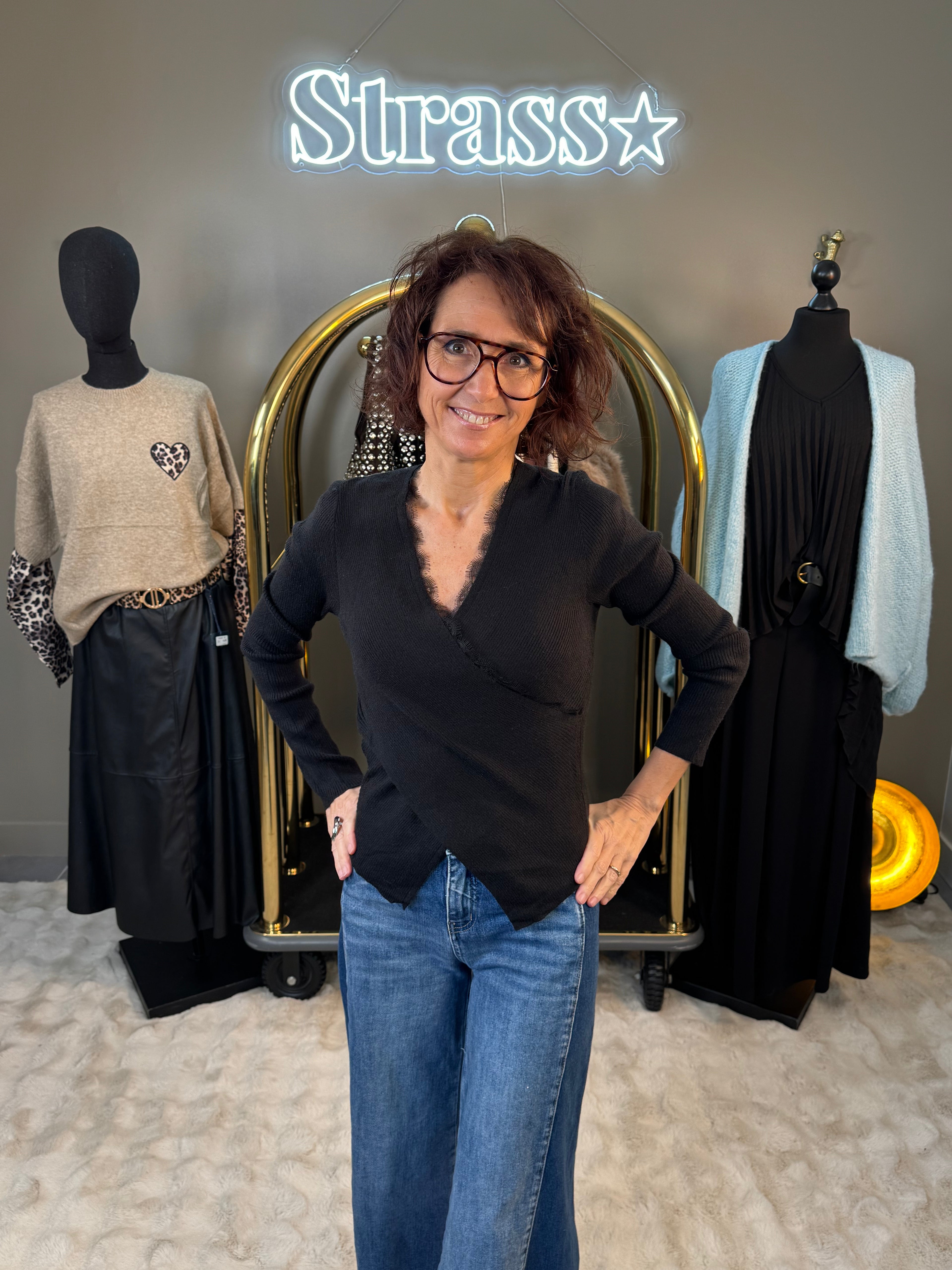 Pull Cache Coeur Chaussette Noir