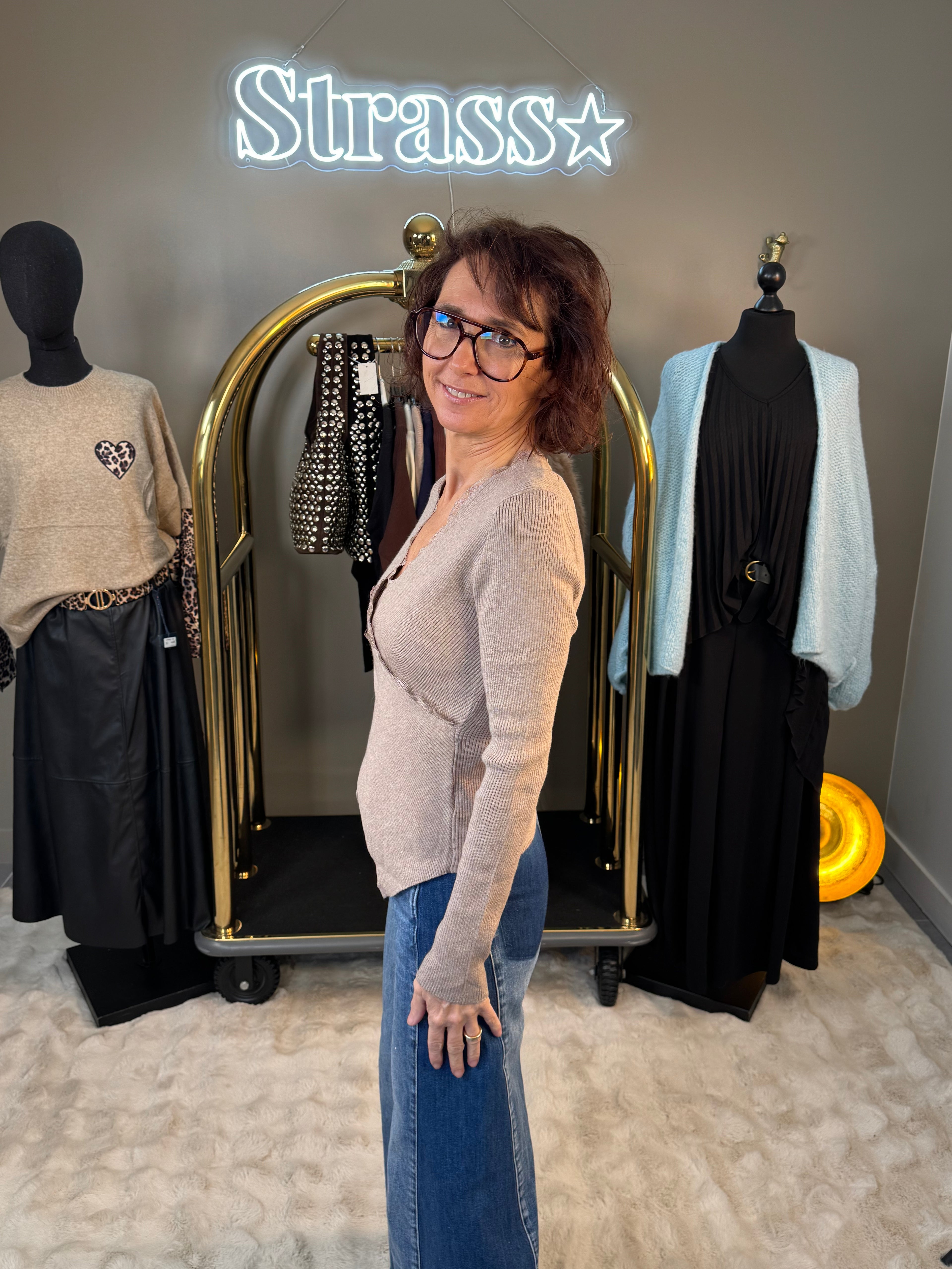 Pull Cache Coeur Chaussette Beige