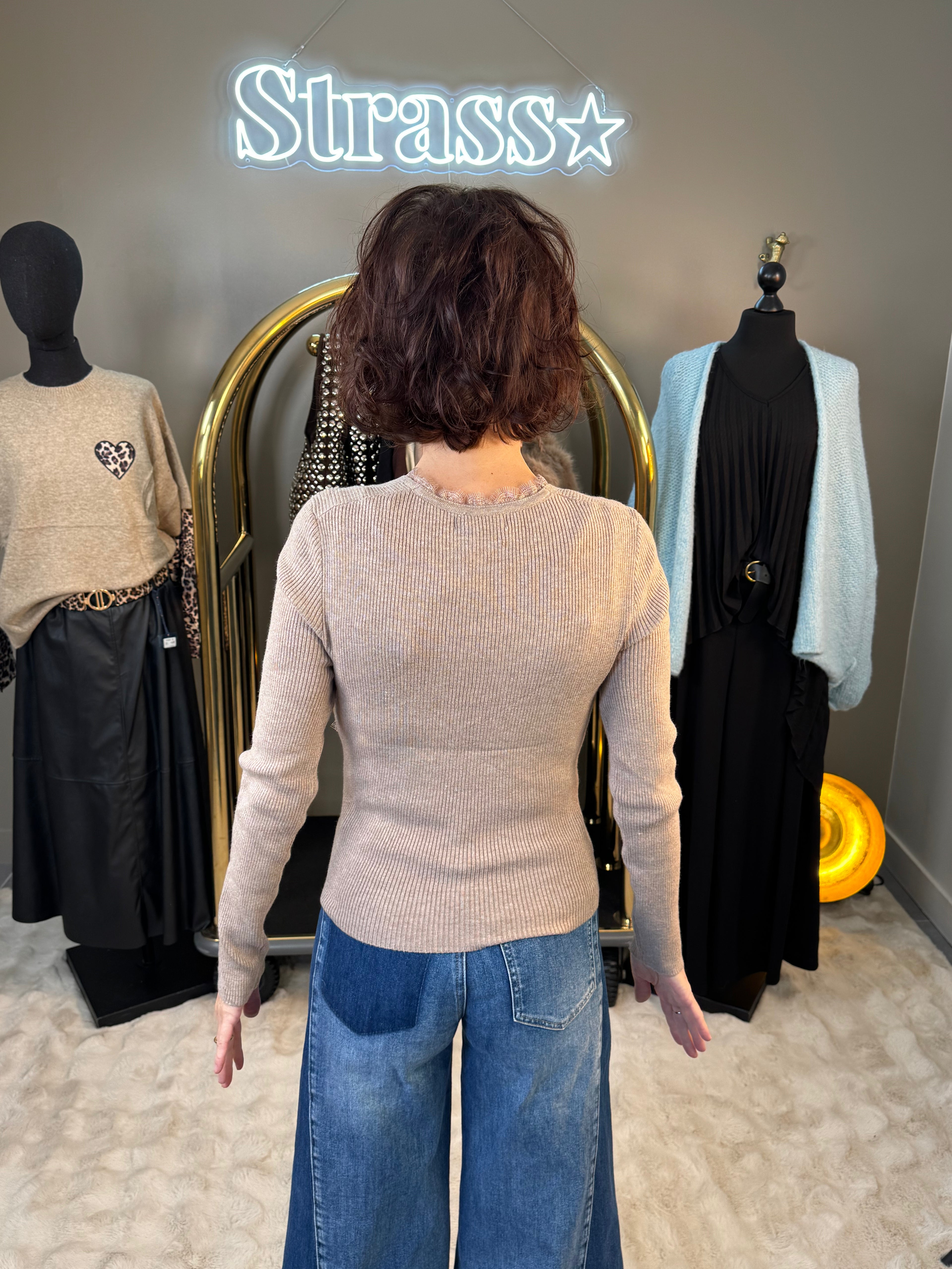 Pull Cache Coeur Chaussette Beige