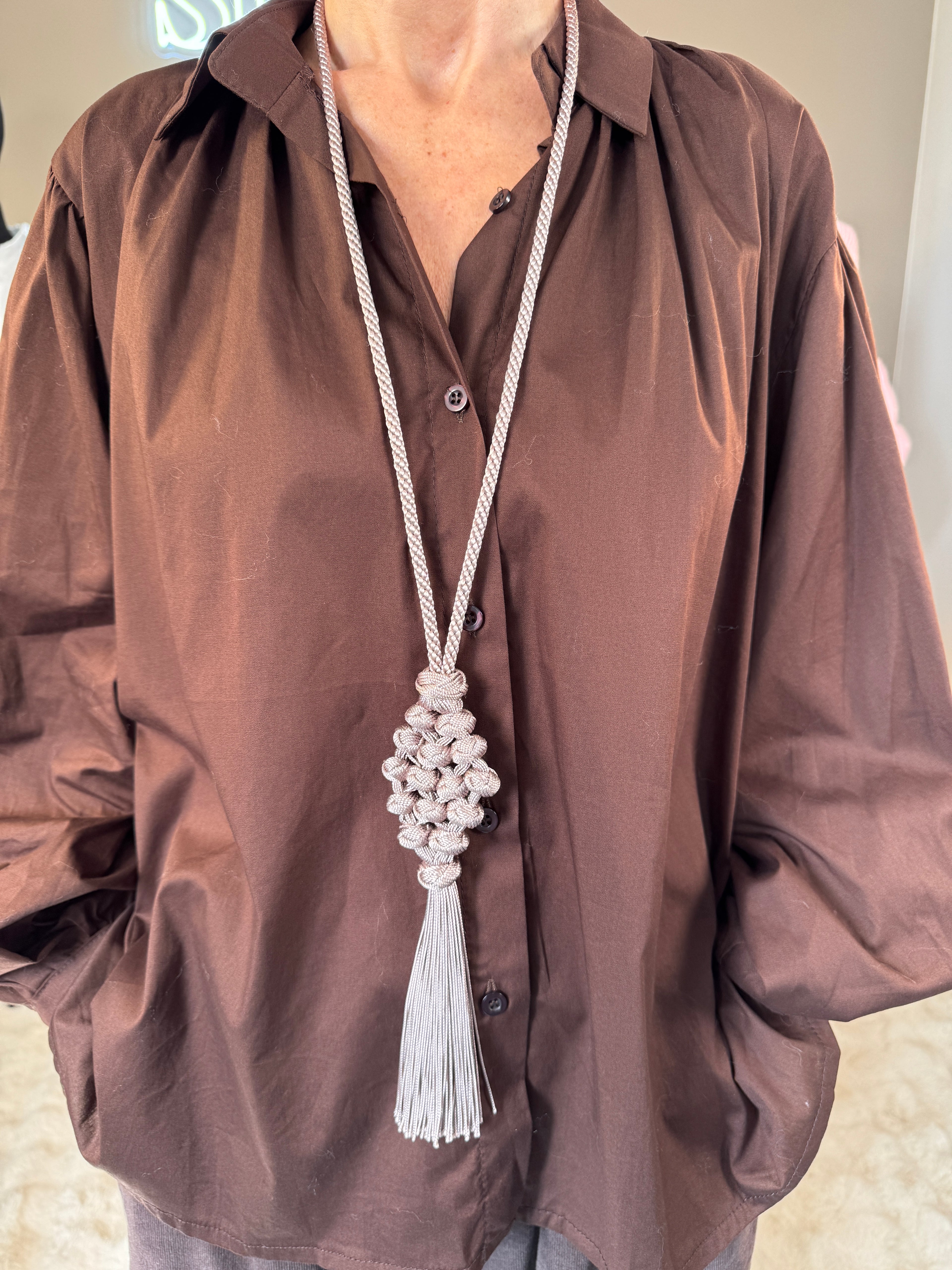 Sautoir Macramé Fil De Soie Taupe