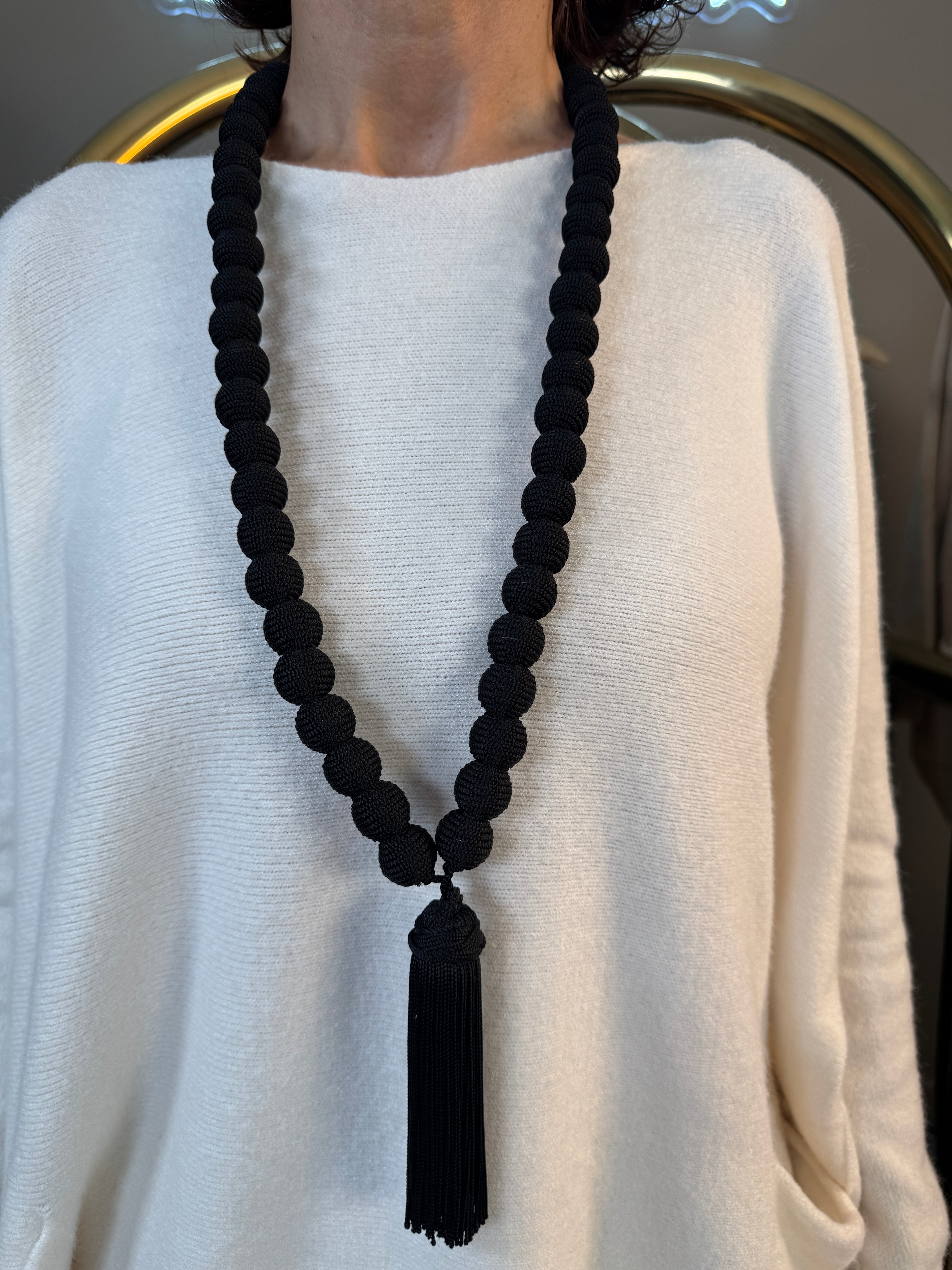 Sautoir Marrakech Boules et pompoms Taupe Noir